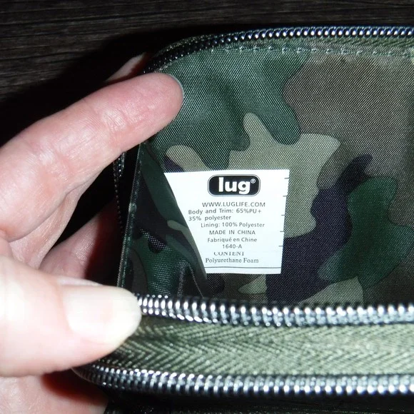 Lug Crossbody Wallet Olive Green Quilted‎ RFID Blocking Wristlet Strap Camo - Picture 7 of 7